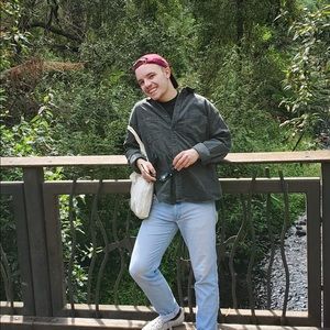 Meet your Posher, Simon